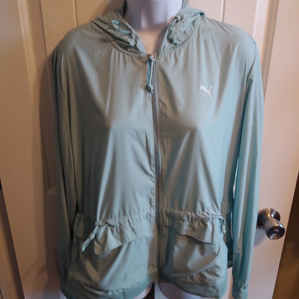 NEW PUMA WINDBREAKER